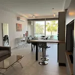 Marina Bay Apartment *