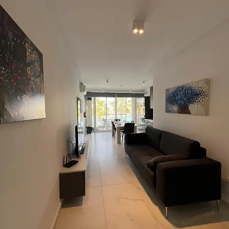 Marina Bay Apartment