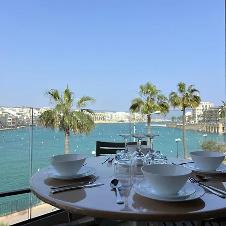 Marina Bay Apartment