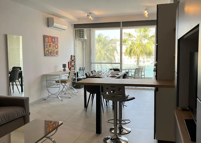 Marina Bay Apartament *